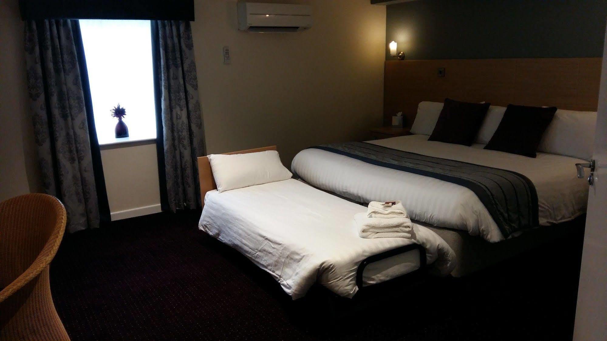 Waterfront Hotel Brighouse Εξωτερικό φωτογραφία