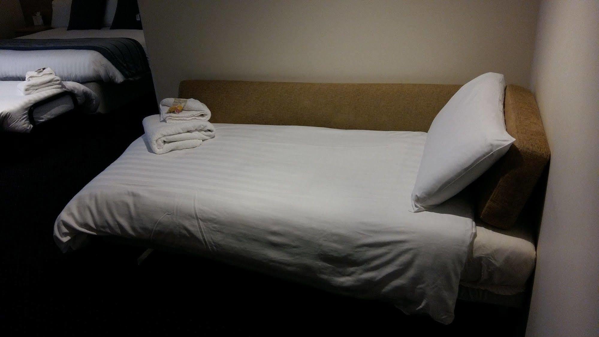 Waterfront Hotel Brighouse Εξωτερικό φωτογραφία